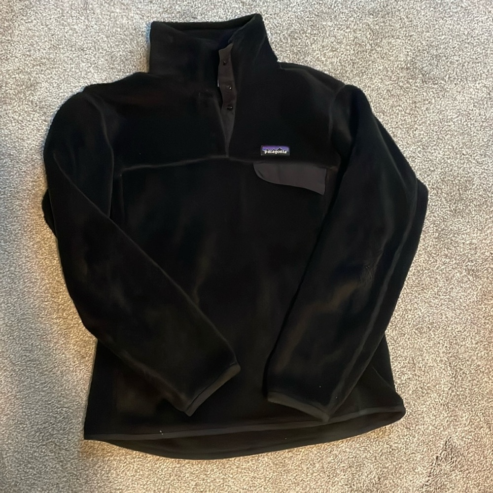 Black Patagonia quarter snap pullover